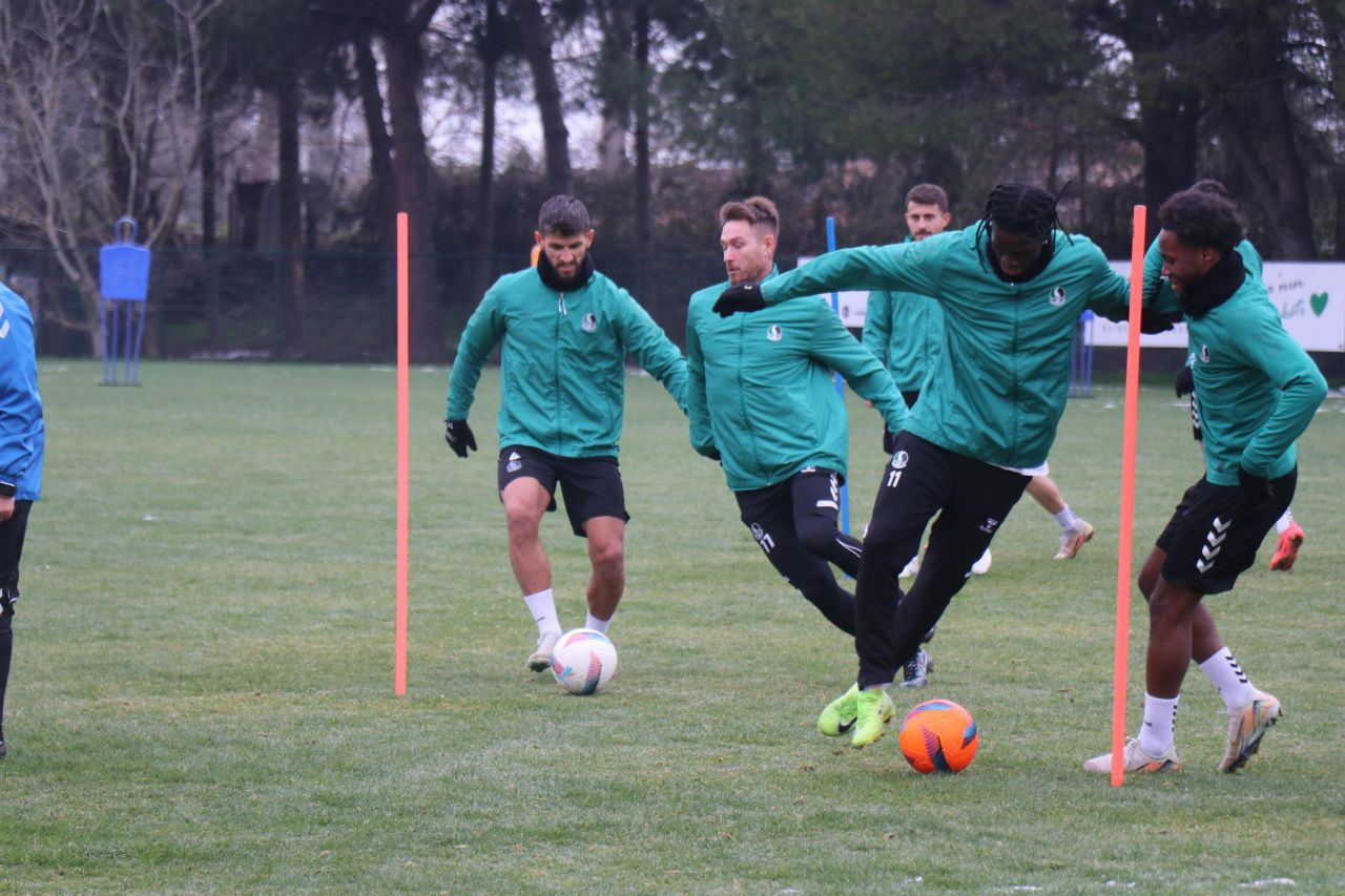Sakaryaspor, Fatih Karagümrük Maçı İçin Hazırlıklara Başladı - Sayfa 1