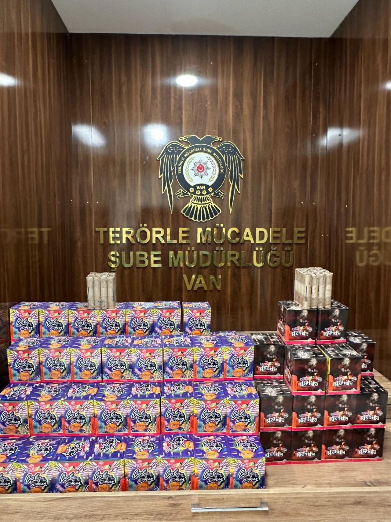 Van’da Havai Fişek Operasyonu: Bin 568 Adet Ele Geçirildi, 3 Tutuklama - Sayfa 2