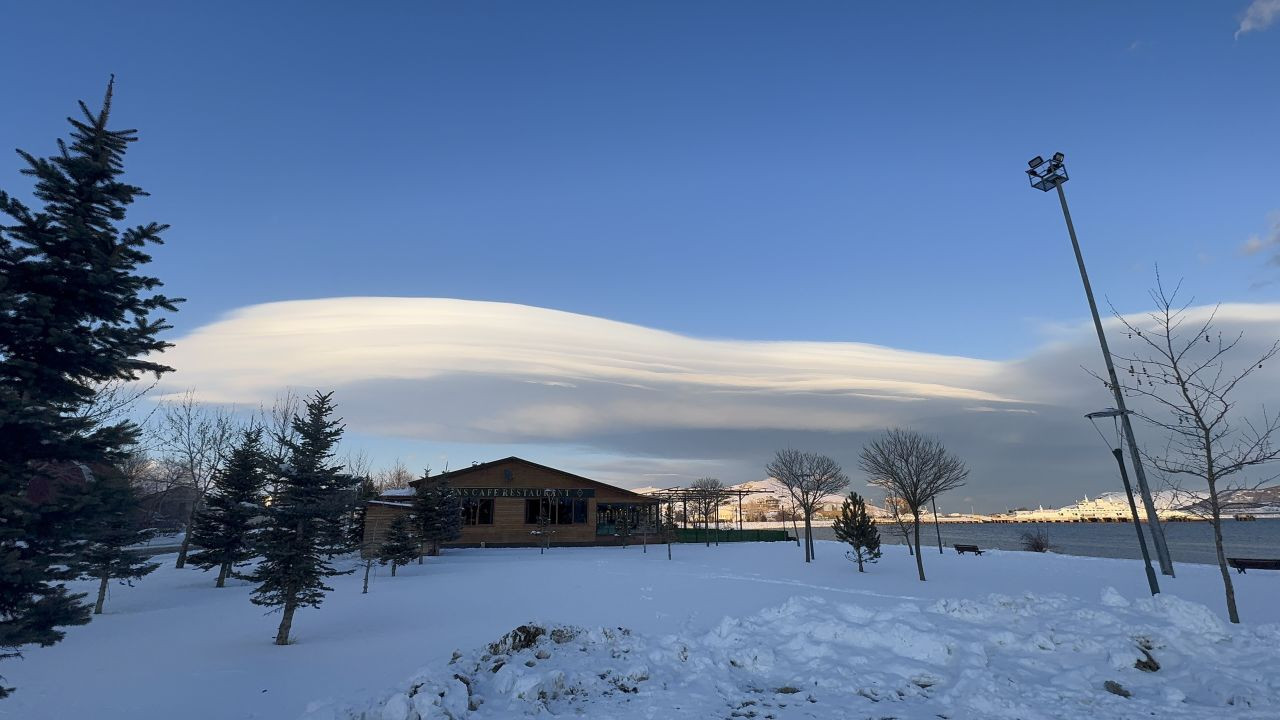 Tatvan Semalarında Nadir Görülen Mercan Bulutu Oluştu - Sayfa 3