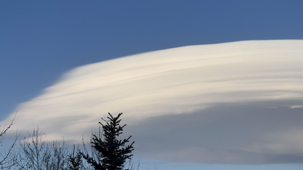 Tatvan Semalarında Nadir Görülen Mercan Bulutu Oluştu - Sayfa 1