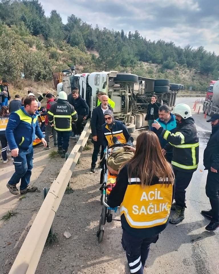 Hatay’da Demir Yüklü Kamyon Devrildi: Sürücü Yaralandı - Sayfa 3