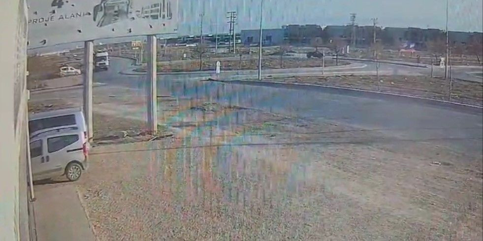 Konya’da Polis Memurunun Şehit Olduğu Kaza Kamerada - Sayfa 3