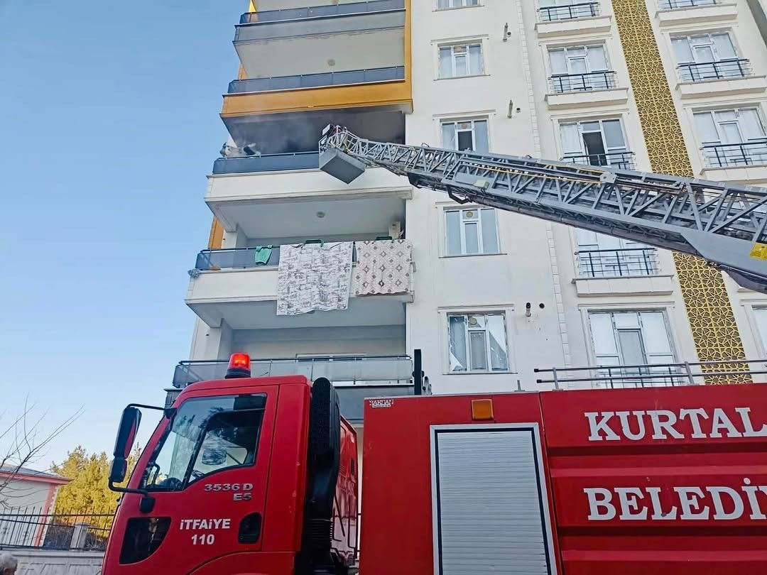 Siirt’te 11 Katlı Binada Yangın Paniği - Sayfa 4