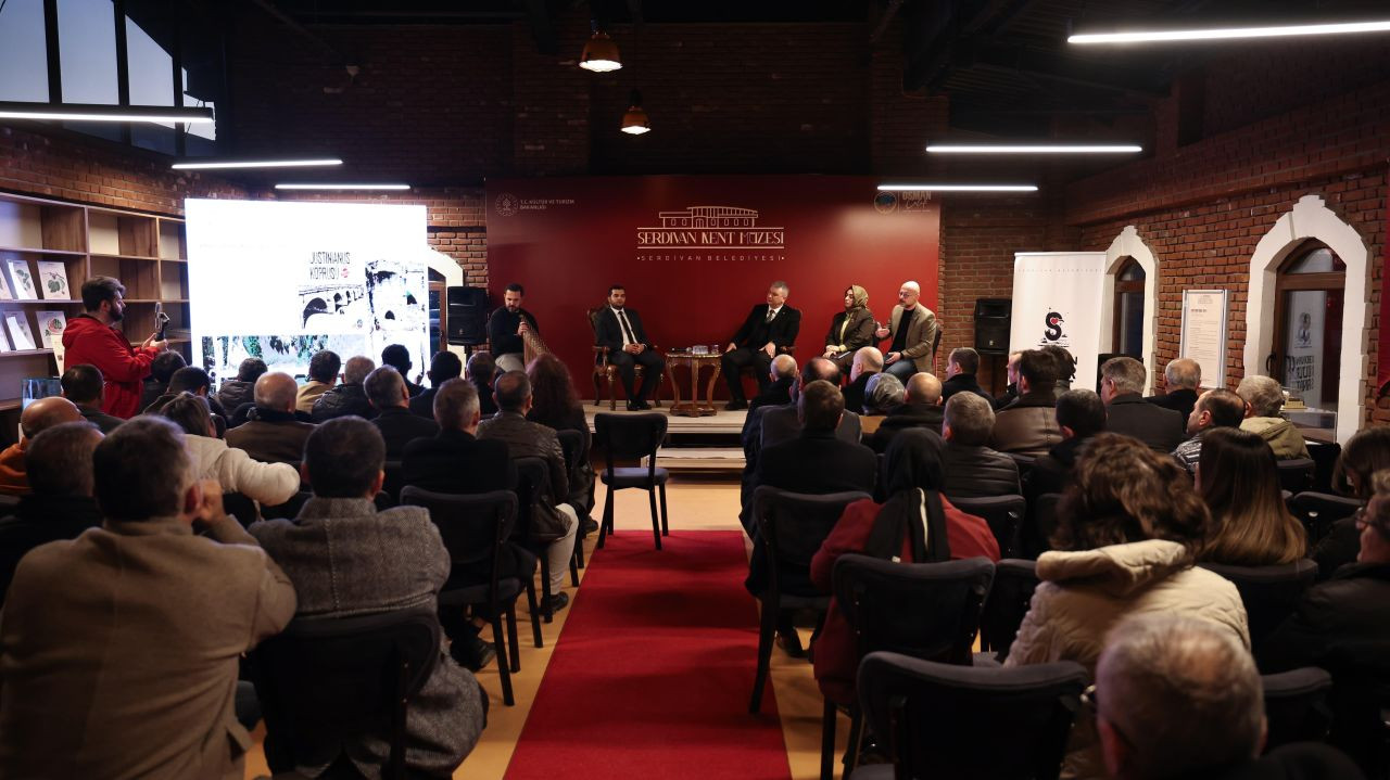 Serdivan Belediyesi'nden Kar ve Buzla Mücadele: İlçe Genelinde Tuzlama Çalışması Başlatıldı! - Sayfa 2