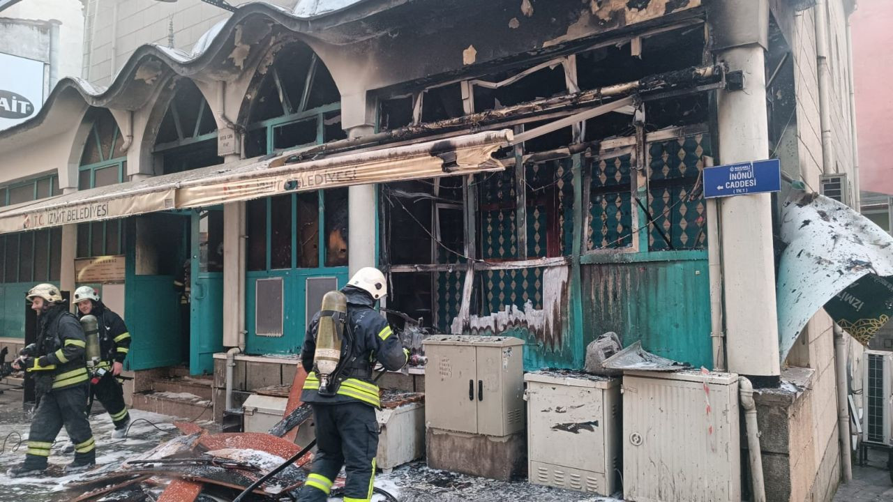 Kocaeli'de Bir Camide Korkutan Yangın: Alevler Yükseldi! - Sayfa 3