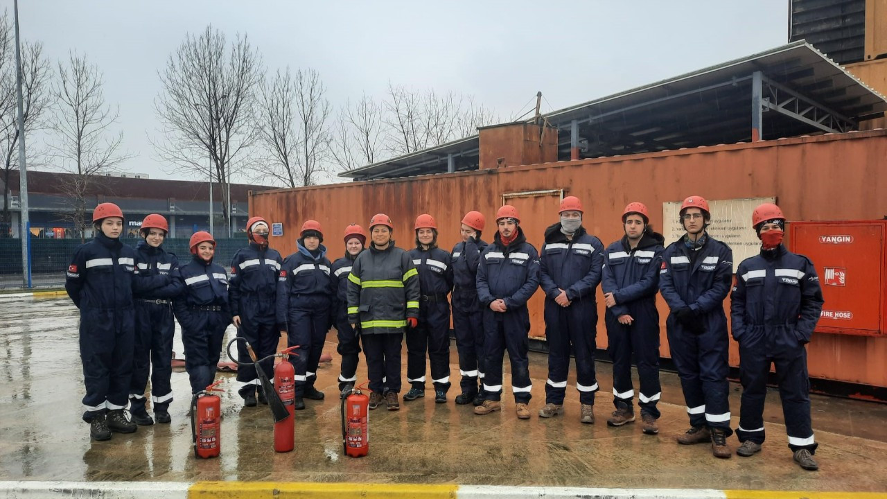 Kocaeli'deki Eğitime Gönüllü İtfaiyeciler Katkı Sağlıyor