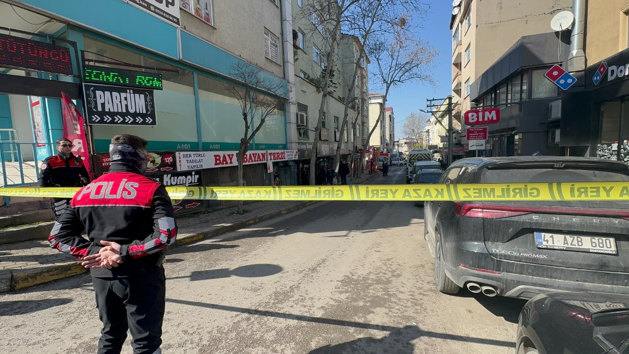 Kocaeli'de Sokak Ortasında Kurşun Yağdırdılar