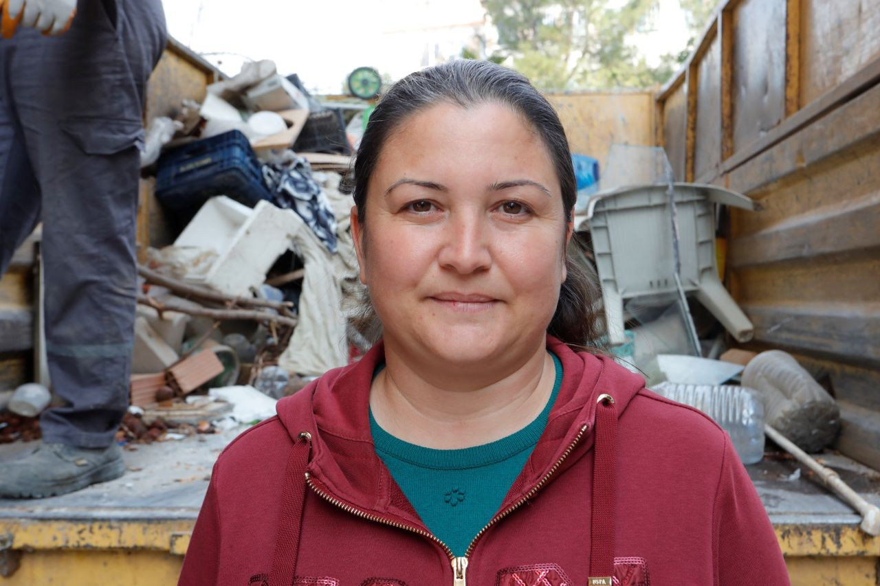 Antalya'da Vefat Eden Adamın Evinden 2 Kamyon Çöp Çıktı - Sayfa 6