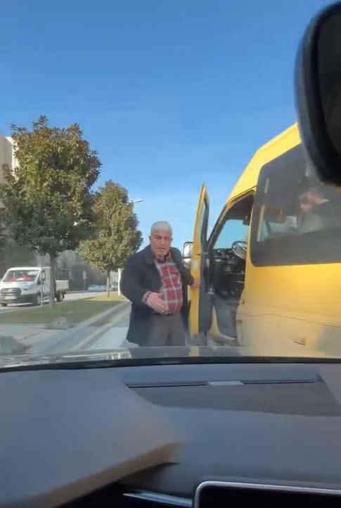Başakşehir’de Minibüs Şoföründen Kadın Sürücüye Trafik Terörü! - Sayfa 2