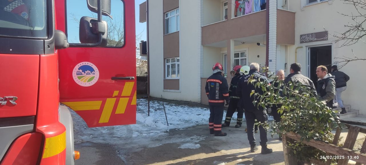 Hendek’te Elektrik Prizi Kısa Devre Yaptı, Mahalleli Korku Dolu Anlar Yaşadı - Sayfa 1