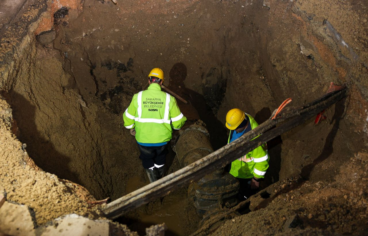 6 Mahallenin İçme Suyu Hattı Sabaha Kadar Süren Çalışmayla Yenilendi - Sayfa 7