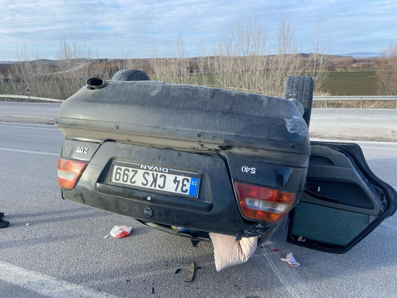 Çorum’da Köpeğe Çarpmamak İçin Manevra Yapan Otomobil Takla Attı - Sayfa 3