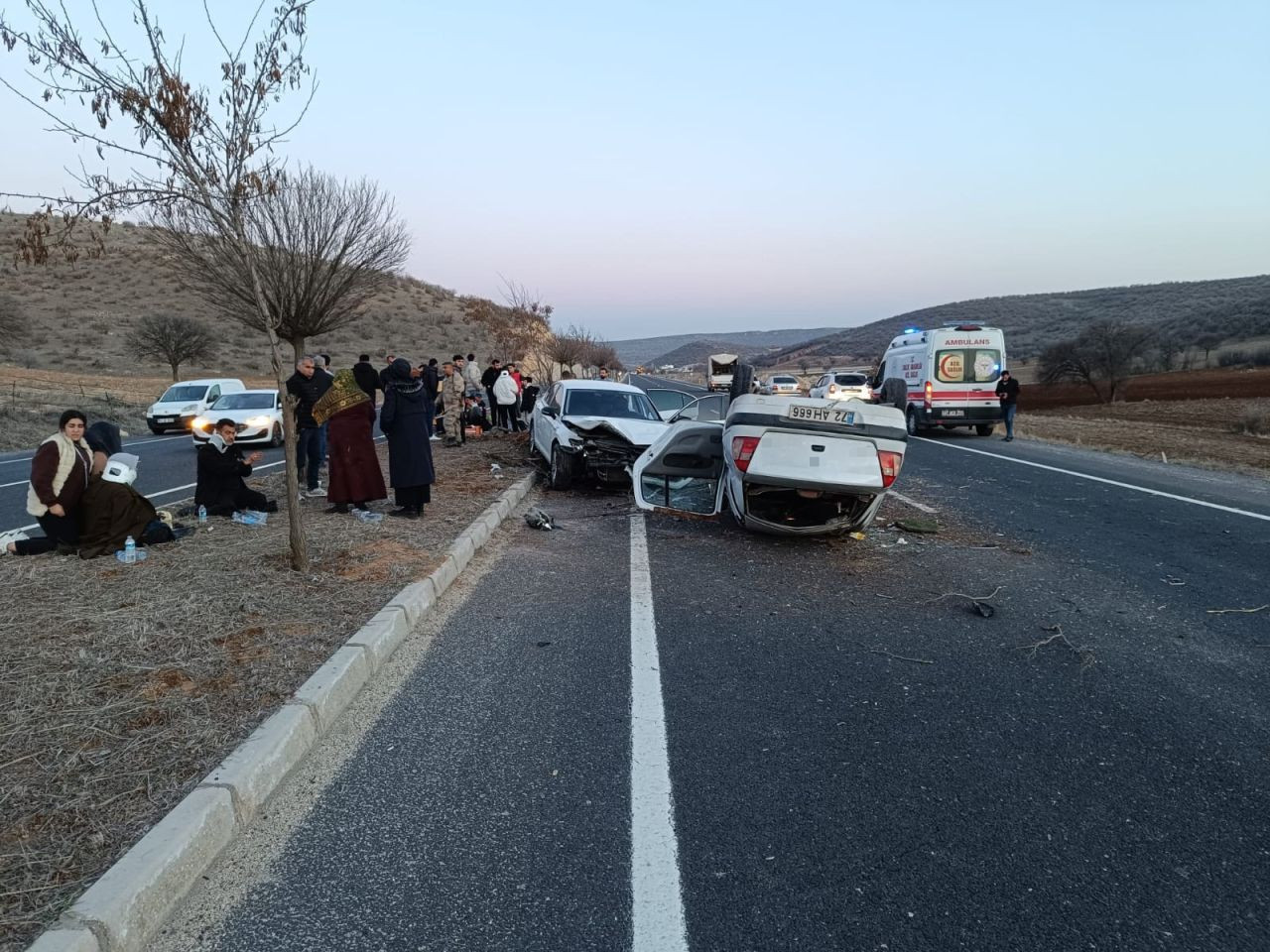 Mardin’de İki Otomobil Çarpıştı: 10 Kişi Yaralandı - Sayfa 2