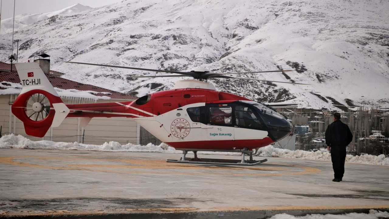 Bahçesaray’da 65 Yaşındaki Hasta İçin Havadan Müdahale - Sayfa 1