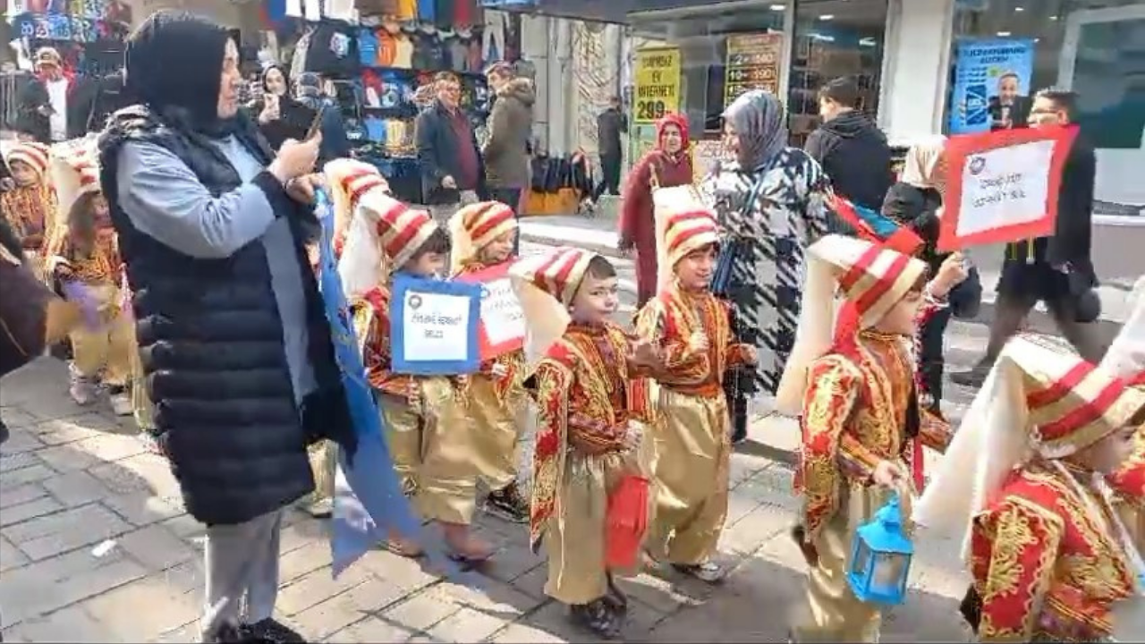 Bursa’da Minik Yeniçerilerden Ramazan Coşkusu
