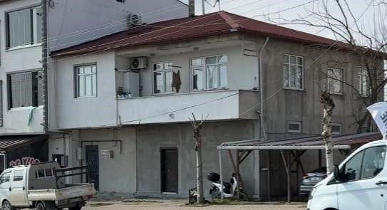 Aldatıldığını düşünerek karısını ve evinde gördüğü adamı bıçakladı - Sayfa 2