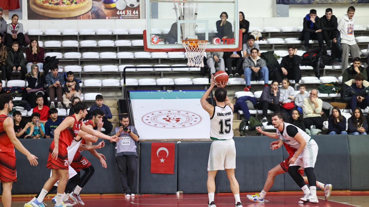Dev Adamlar, Akhisar Belediyesi ile Play-Off Mücadelesine Çıkıyor!