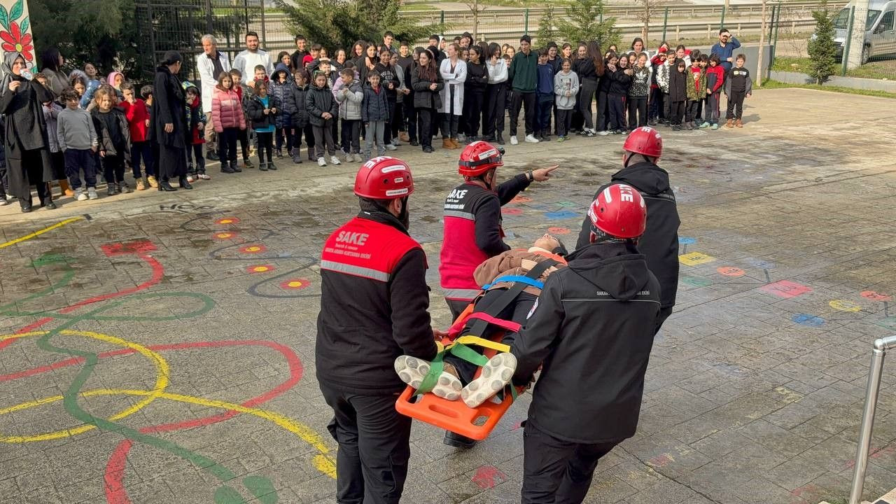 Miniklere Afet Bilinci Eğitimi: Öğrenciler Arama Kurtarma Tatbikatında - Sayfa 4