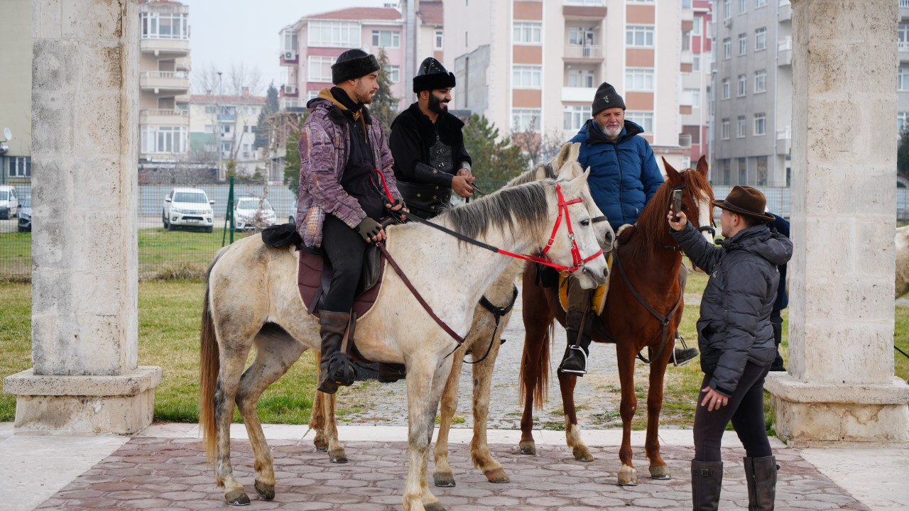 At Sırtında İspanya’dan Mekke’ye Giden Hacı Adayları Edirne’de Dualarla Uğurlandı