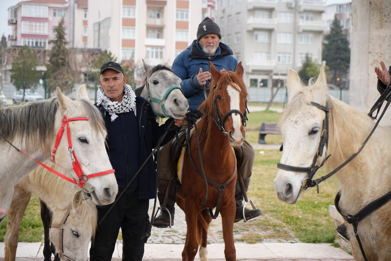 At Sırtında İspanya’dan Mekke’ye Giden Hacı Adayları Edirne’de Dualarla Uğurlandı - Sayfa 2