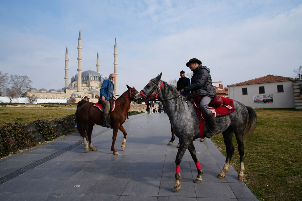 At Sırtında İspanya’dan Mekke’ye Giden Hacı Adayları Edirne’de Dualarla Uğurlandı - Sayfa 3