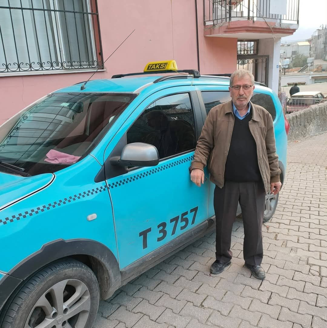 Hatay’da Taksi Sulama Kanalına Devrildi: Sürücü Hayatını Kaybetti - Sayfa 1