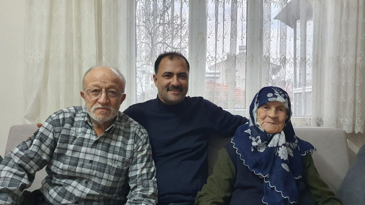 Başkan Erkan Kara, Şehit Ailesinin İftar Sofrasına Konuk Oldu - Sayfa 1