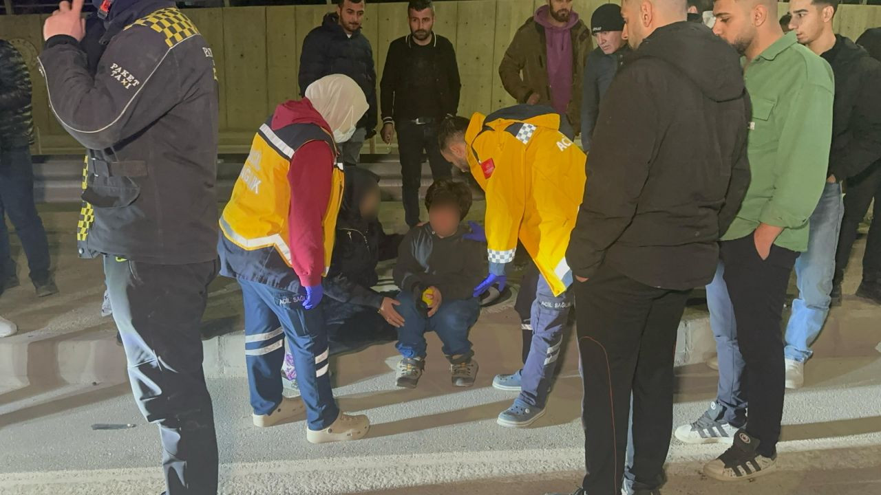 Adıyaman’da Otomobil Bariyerlere Çarptı: 2 Kişi Yaralandı - Sayfa 2