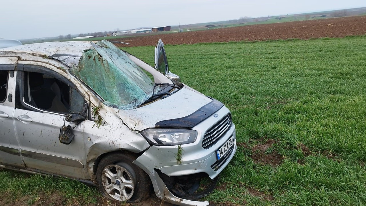 Tekirdağ’da Hafif Ticari Araç Takla Attı! 4 Kişi Yaralandı
