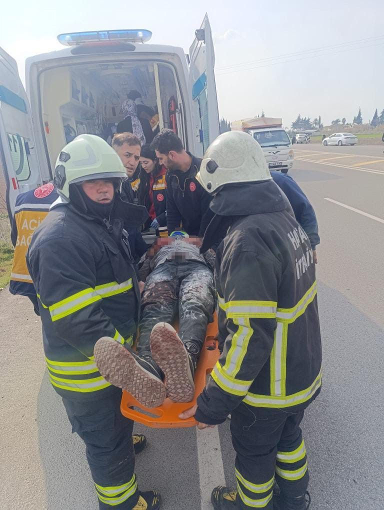 Hatay’da Hafif Ticari Araç Tarlaya Uçtu! 1’i Ağır 3 Yaralı - Sayfa 3