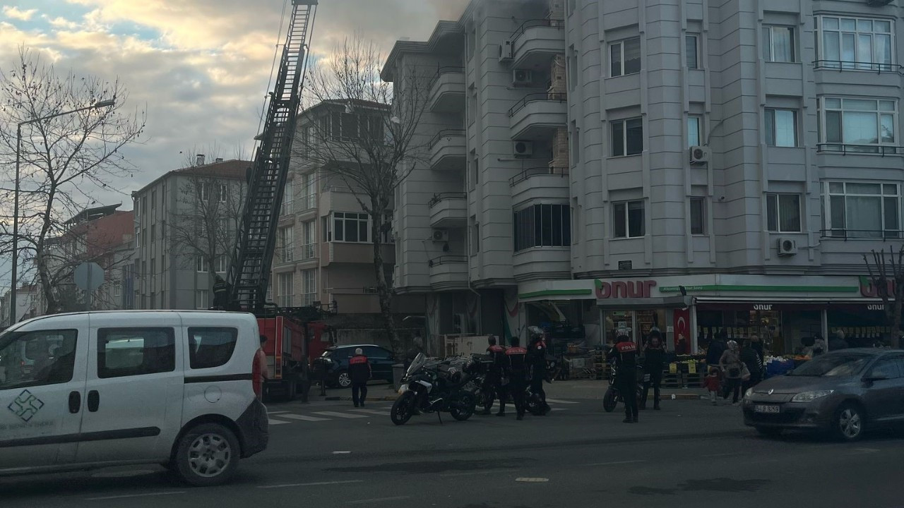 Kırklareli’nde Çatı Katında Yangın Paniği! Alevler Kontrol Altına Alındı