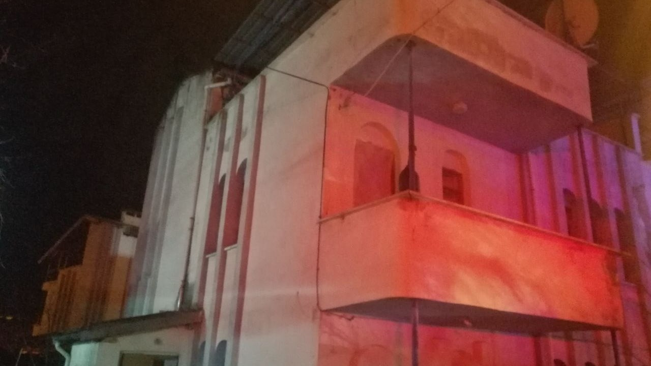 Isparta’da Sobadan Çıkan Yangın! Ev Küle Döndü