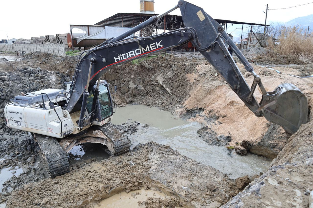 Geyve'de Ulaşımda Devrim: Büyükşehir Belediyesi Menfezi Baştan Sona Yeniliyor! - Sayfa 2