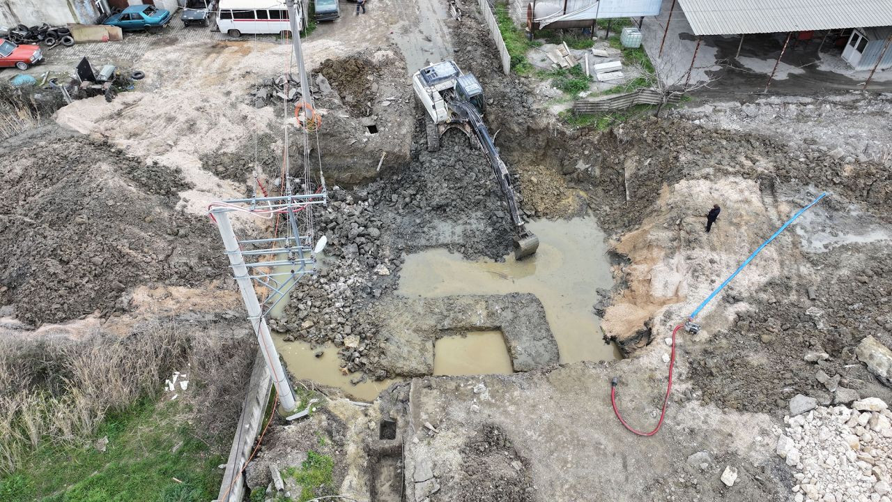 Geyve'de Ulaşımda Devrim: Büyükşehir Belediyesi Menfezi Baştan Sona Yeniliyor! - Sayfa 1