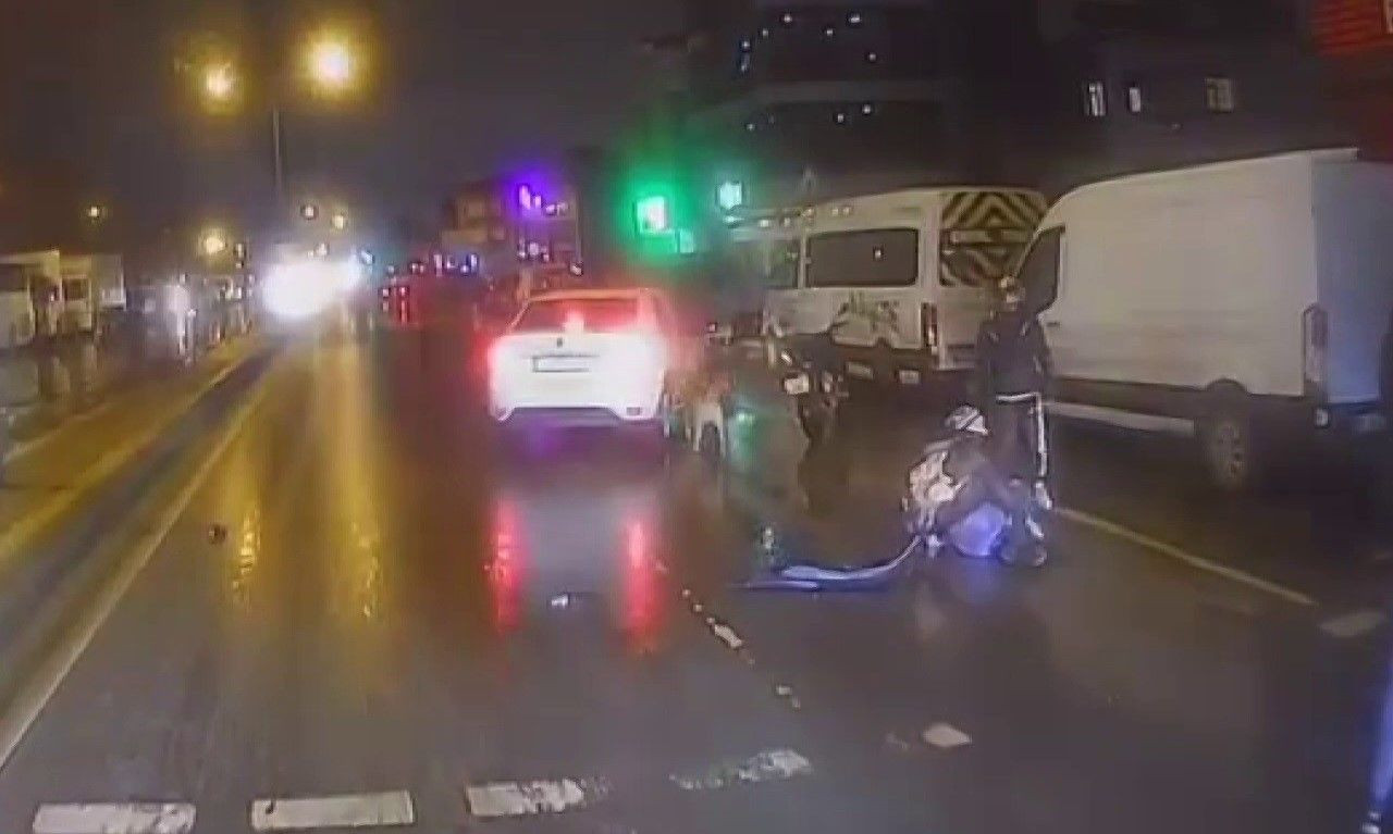 Ataşehir’de Feci Kaza: Hafif Ticari Araç Yayalara Çarptı - Sayfa 2