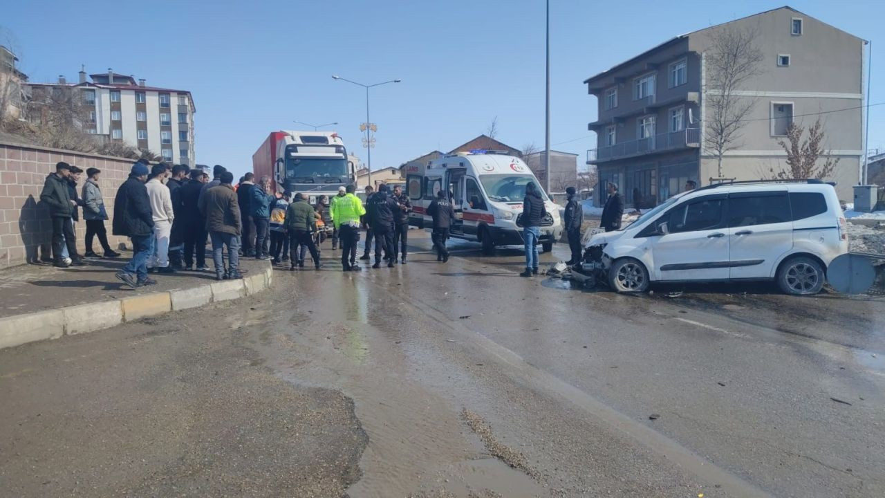 Erzurum Aşkale’de Trafik Kazası: 2 Kişi Yaralandı - Sayfa 6