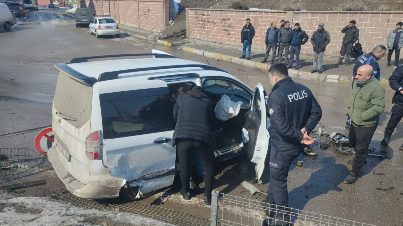 Erzurum Aşkale’de Trafik Kazası: 2 Kişi Yaralandı - Sayfa 4