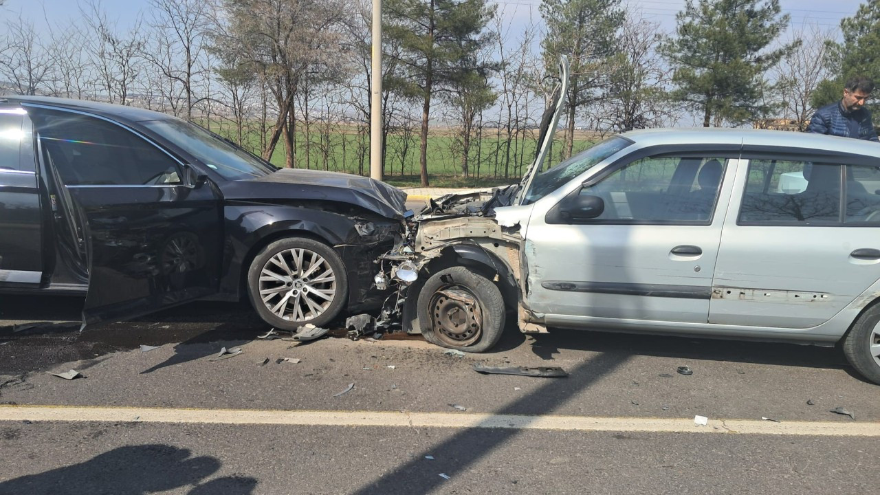 Diyarbakır’da Direksiyon Başında Kalp Krizi: Zincirleme Kaza