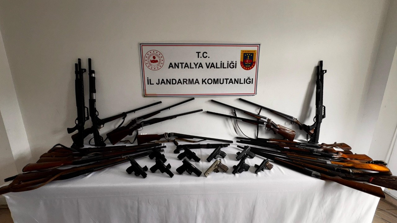 Alanya’da Kaçak Silah Operasyonu: 42 Şüpheli Hakkında İşlem