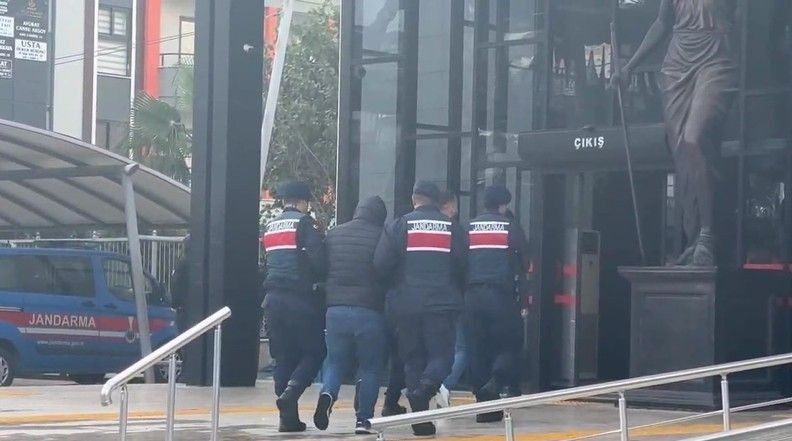 Alanya’da Kaçak Silah Operasyonu: 42 Şüpheli Hakkında İşlem - Sayfa 4