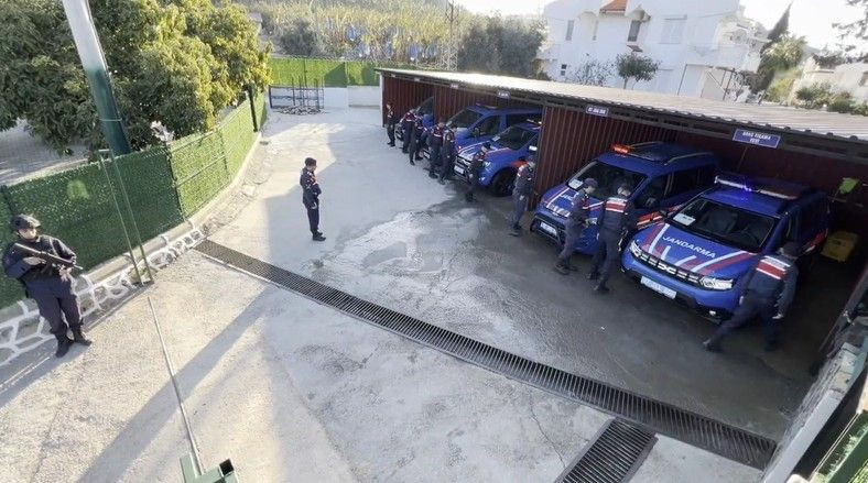Alanya’da Kaçak Silah Operasyonu: 42 Şüpheli Hakkında İşlem - Sayfa 1