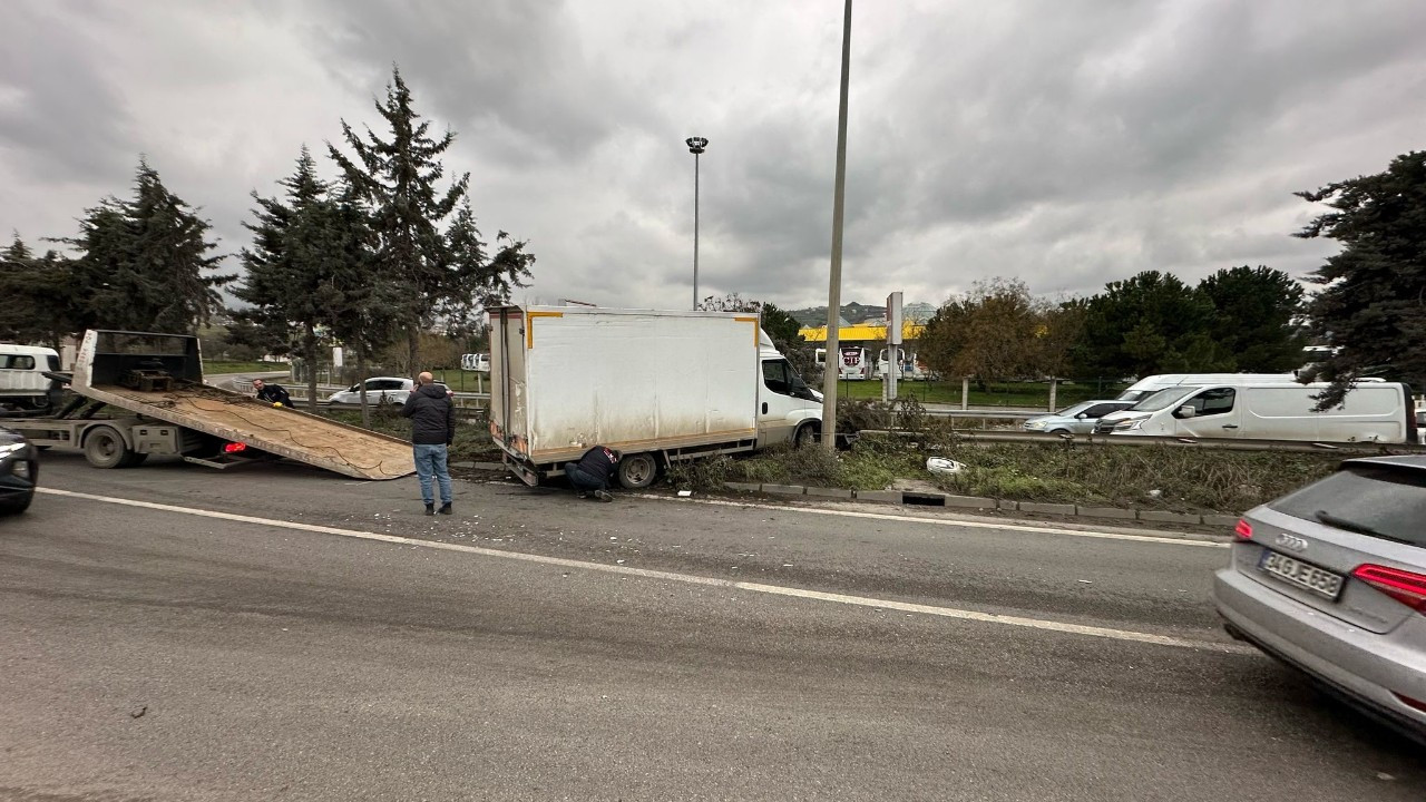 Samsun’da Tır Kamyonete Çarptı: Sürücü Yaralandı