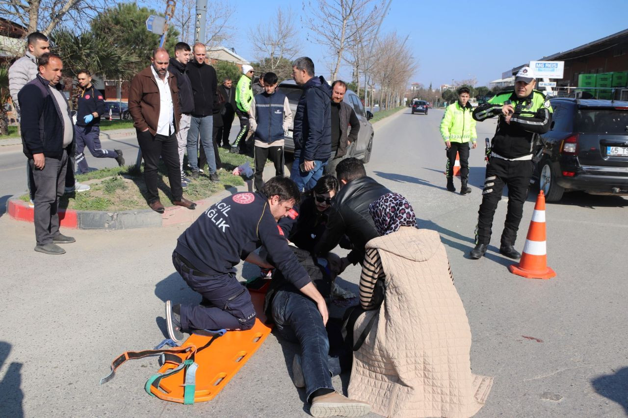 Turgutlu’da Otomobil ile Motosiklet Çarpıştı: 2 Kişi Yaralandı - Sayfa 4