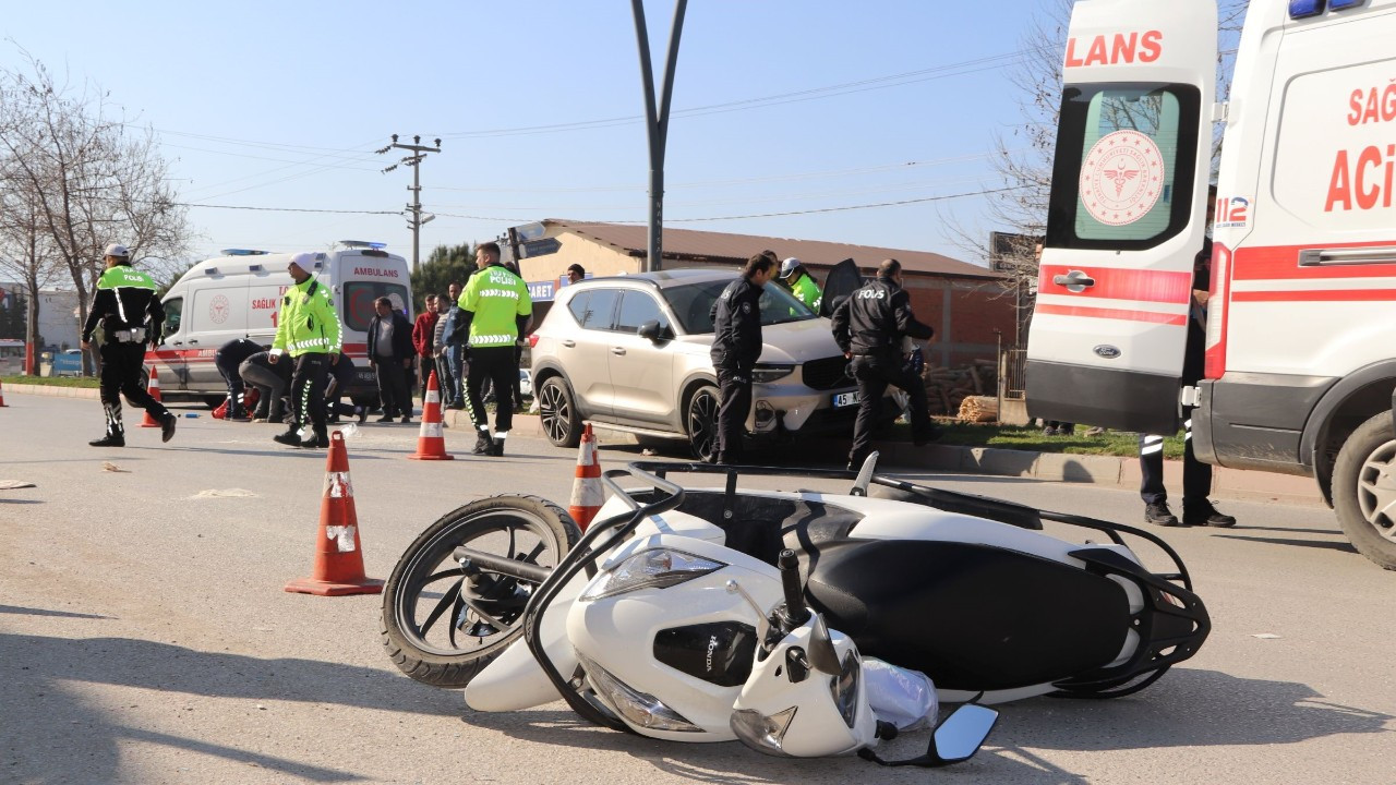 Turgutlu’da Otomobil ile Motosiklet Çarpıştı: 2 Kişi Yaralandı