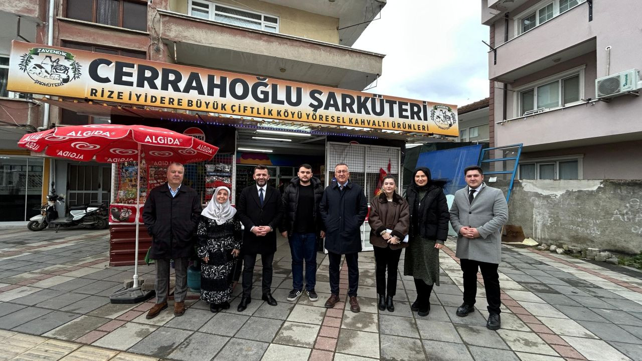 Adapazarı’nda Ramazan Coşkusu: Başkan Işıksu ve Teşkilat Üyeleri Sahada - Sayfa 1