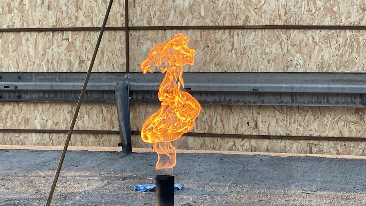 Kocaeli'de Yer Altından Çıkan Gaz 3 Gündür Yanıyor