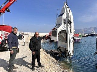 Kuvvetli Fırtınayla Alabora Olan Tekne Vinçle Kurtarıldı - Sayfa 9