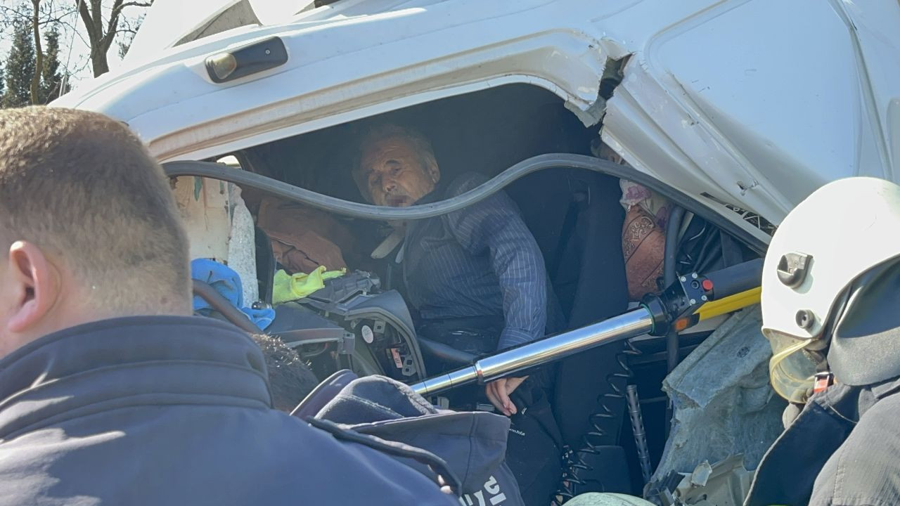 Otoyolda Trajik Kaza: Kamyon İle Tır Dorsesi Arasında Kalan Şoför Hayatını Kaybetti! - Sayfa 2