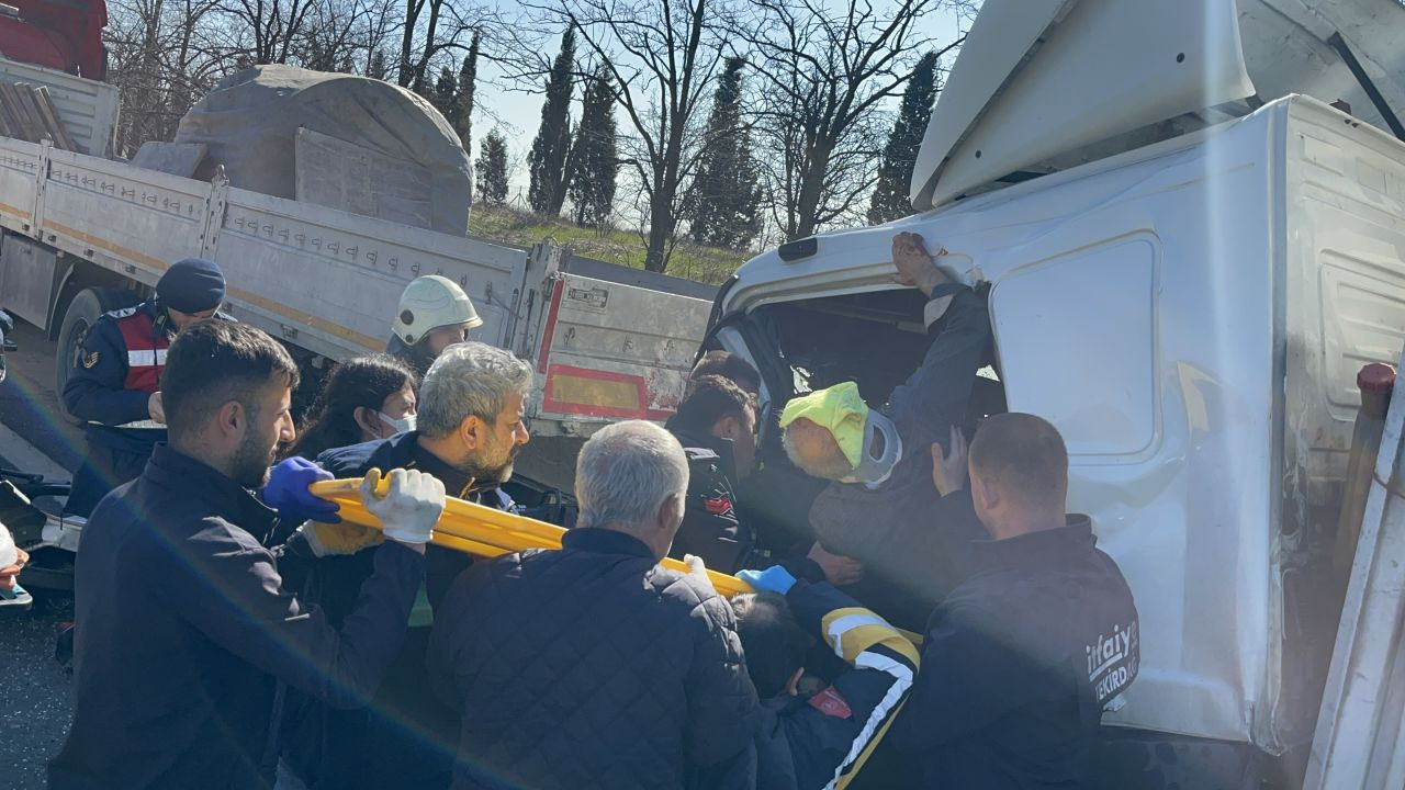 Otoyolda Trajik Kaza: Kamyon İle Tır Dorsesi Arasında Kalan Şoför Hayatını Kaybetti! - Sayfa 3