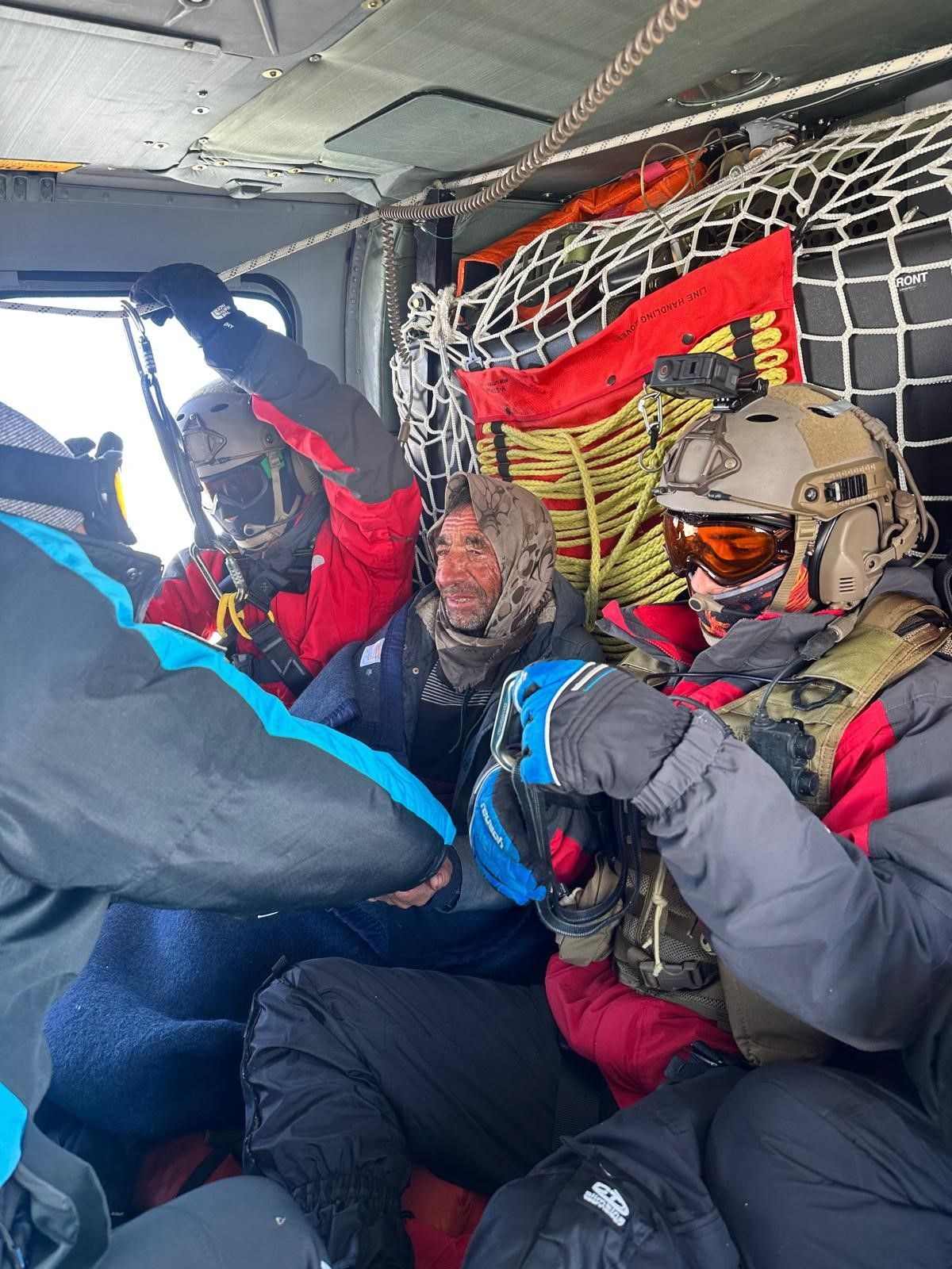 Erzurum'da Karda Mahsur Kalan Adam Helikopterle Kurtarıldı - Sayfa 4